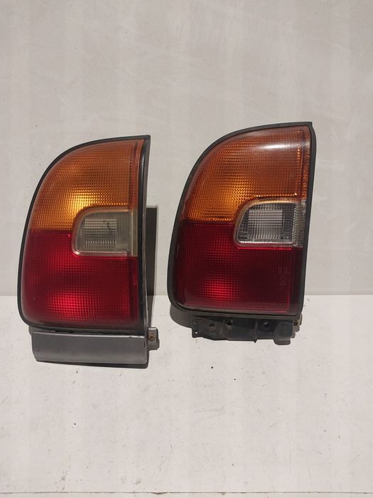 Toyota rav IV 4 I 1  rav4 tylna lampa tył lewa lewy