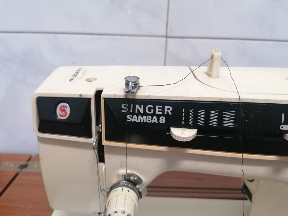 Máquina de costura elétrica automática Singer SAMBA 8