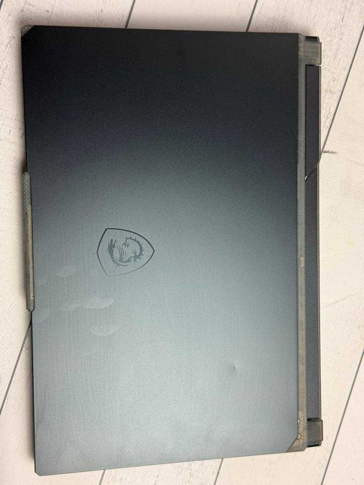 MSI CYBORG 15 A12U i5-12450H RTX 2050 4gb DDR6 8ram ssd 500 NVmE 144hz