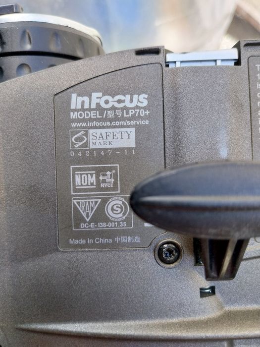 2 szt. Projektor Dell 4210x InFocus Lp70+