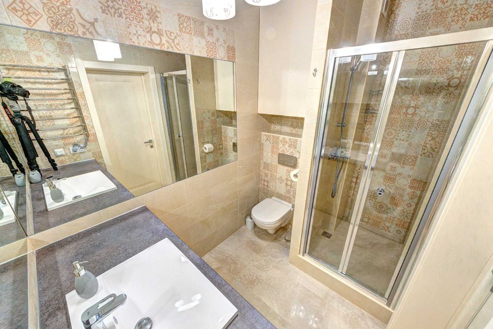 Посуточно 1к новая м. Выставочный центр (Есть свет и вода!)