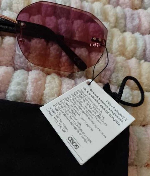 ASOS) Ekskluzywne okulary przeciwsłoneczne w etui) NOWE