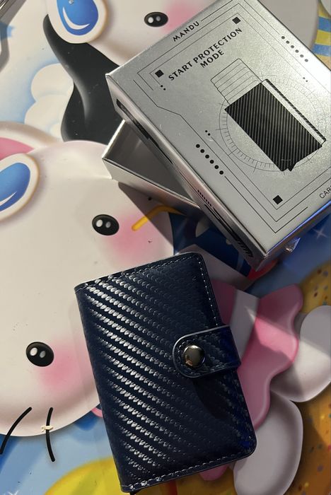 Carteira de cartões protege de roubos de maquinas