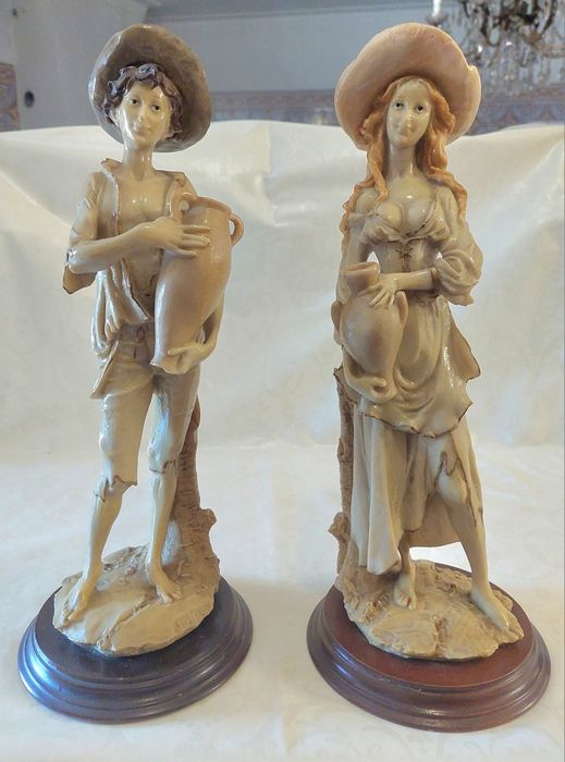 Estatuetas em marfinite