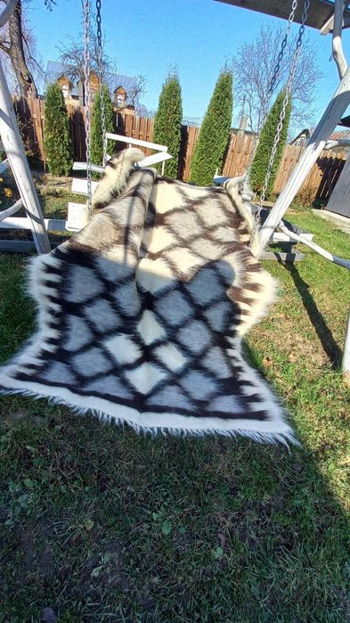 Ліжник з овечої шерсті