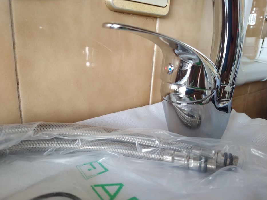 Single-lever mixer faucets for countertops, walls, and bathroom sinks – for houses and apartments.64332156679682123