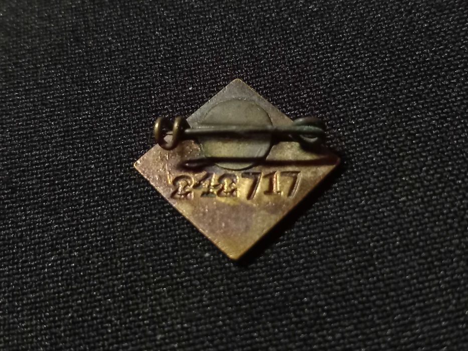 Mocidade Portuguesa Feminina - Alfinete de lapela original de época