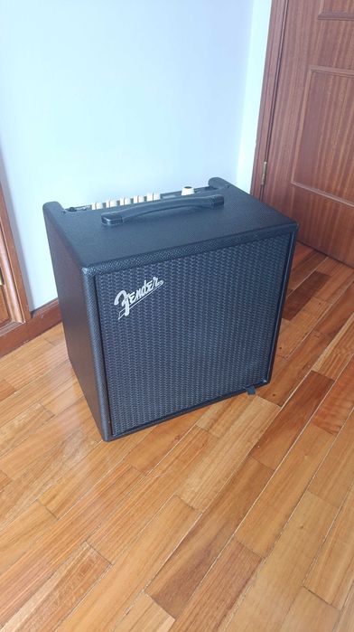 Amplificador de Baixo Fender Rumble LT25