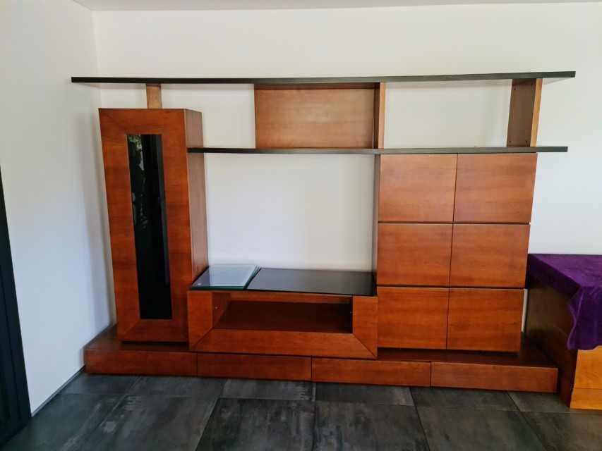 Móvel de sala moderno com puxadores ocultos