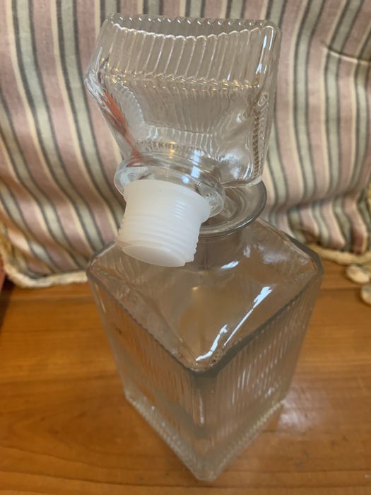 Garrafa vintage de cristal com vedante