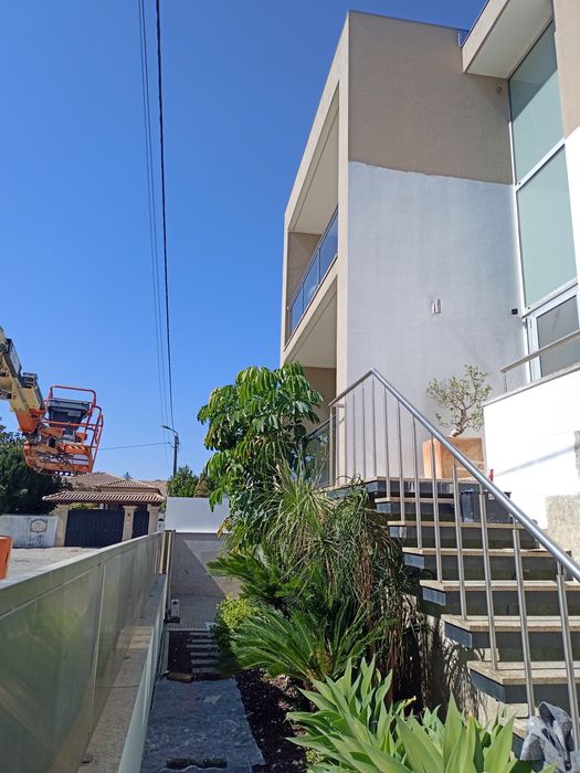 Pintura Profissional | Professional Painting Services