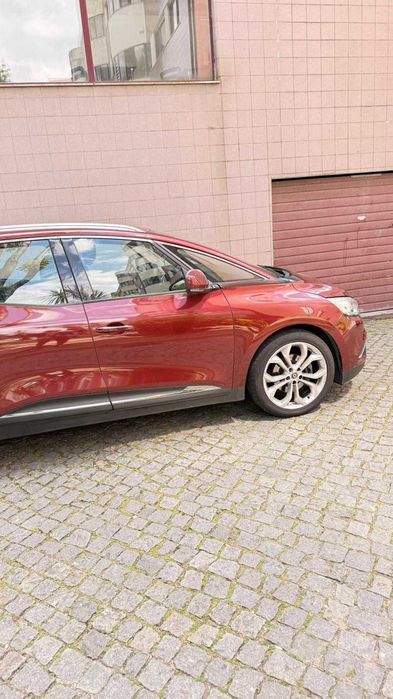 Renault Grand Scenic 2018 - 7 lugares