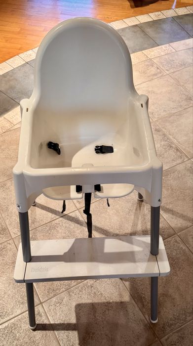 Krzesełko do karmienia Antilop  z tacką i podnóżkiem