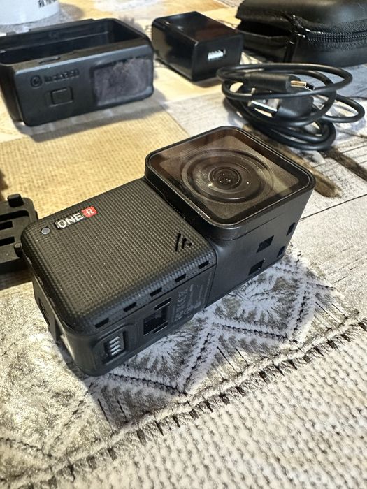 Action-камера Insta360 ONE R