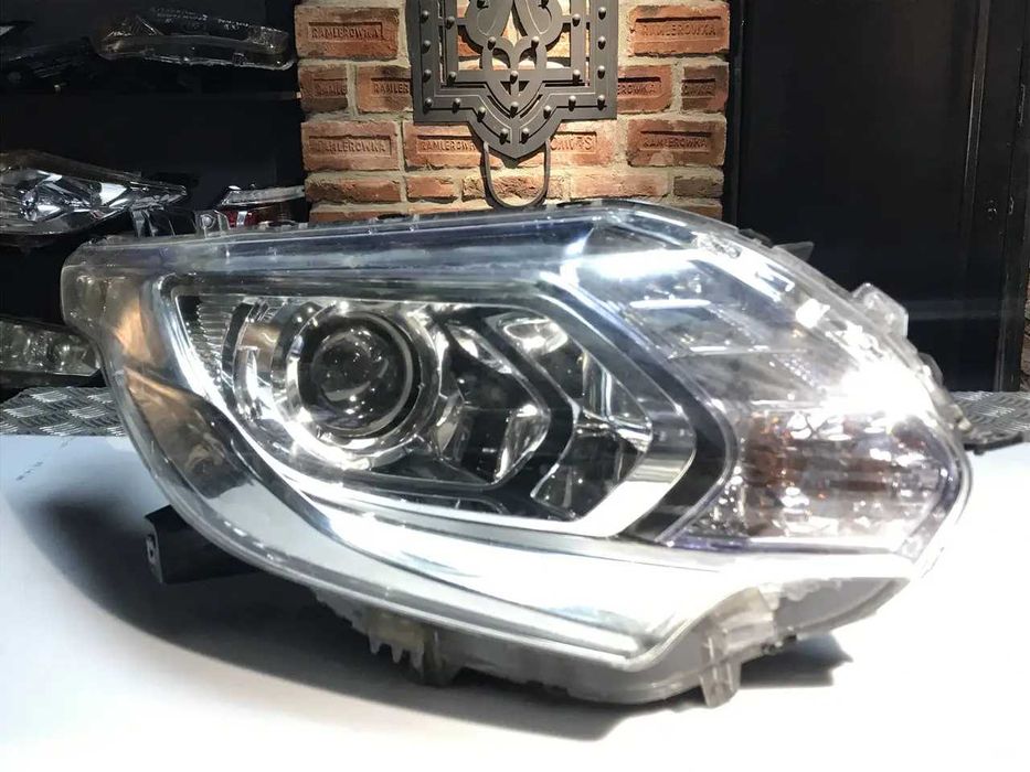 Фари передние фара Mitsubishi L200 Pajero Sport Outlander Lancer Wagon