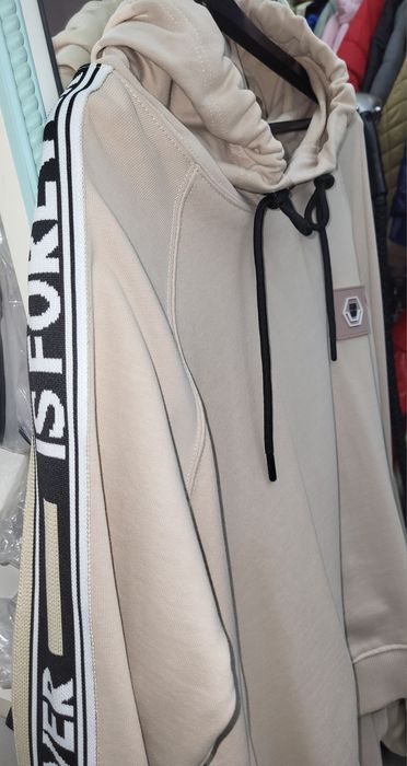 Женский прогулочный костюм.  RAW.