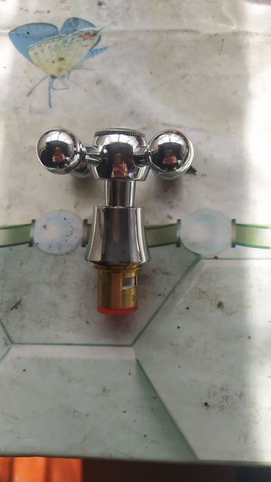 Ручка с кран-буксой смесителя