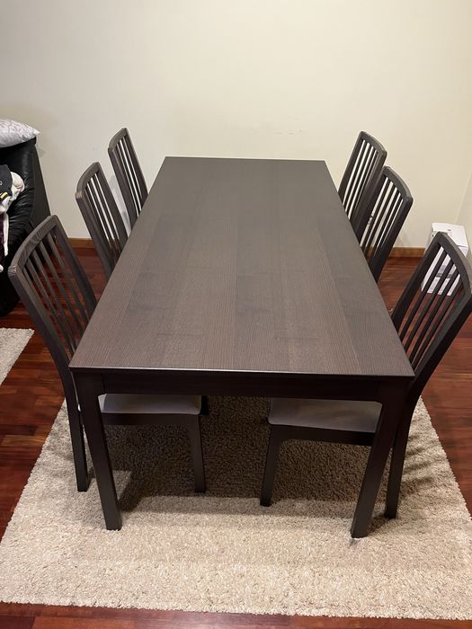 Mesa de jantar extensivel com 6 cadeiras
