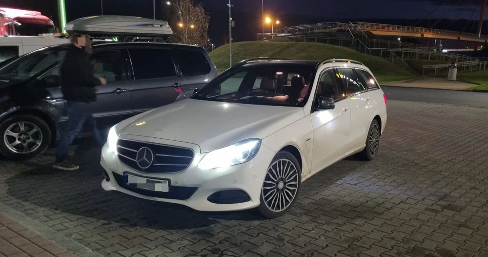 Mercedes-Benz Klasa E Mercedes-Benz E250 CDI, S212 Lift, 4Matic, panorama, LED, 2016r.
