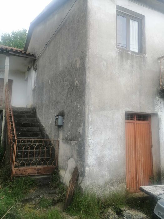 Moradia com Terreno em Zava Mogadouro