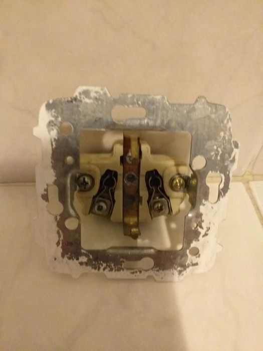 Fichas eléctricas e interruptores eléctricos