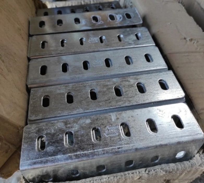 Elementy BAKS ocynk Wspornik łącznik ceownika LCW40 LCW50 zacisk TKN8