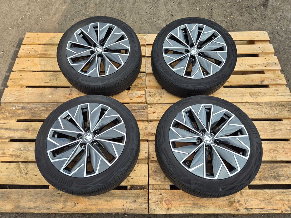 Komplet Koła LATO Felgi 18" Cali 5x112 Skoda SUPERB III VRS Octavia ET44 8J Kamiq Oryginał