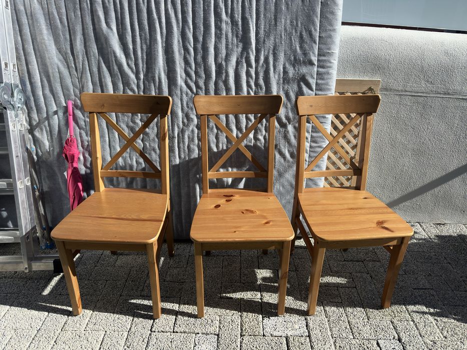 Cadeiras de madeira