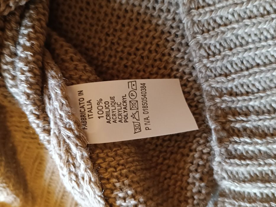 Sweter S złota nitka