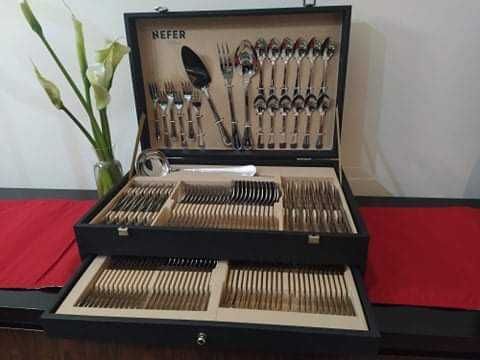 Kuito faqueiro Inox 18/10 - 130 peças
NOVO