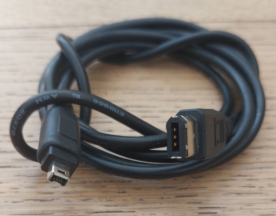 Кабели IEEE 1394, S-Video,miniUSB и др.