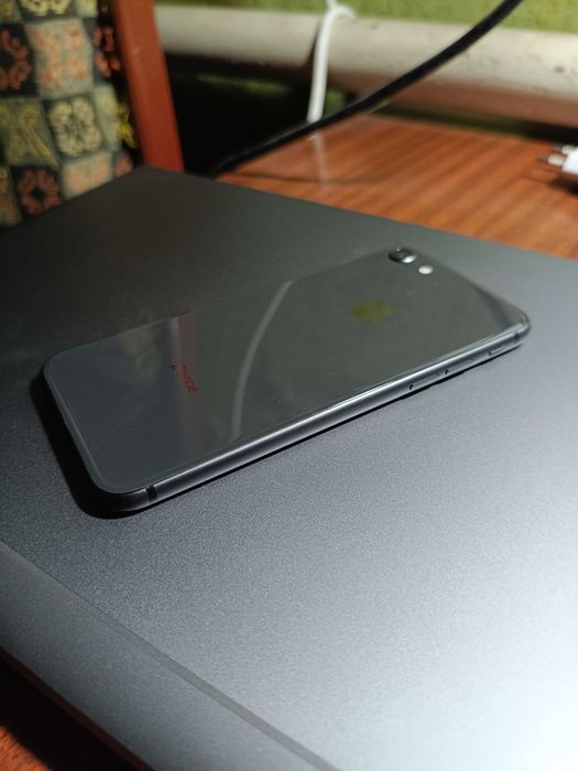 Iphone 8 64gb в хорошому стані