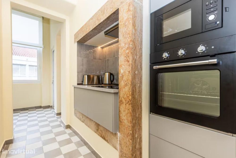 Apartamento com 4 quartos - localizado em Anjos Lisbon