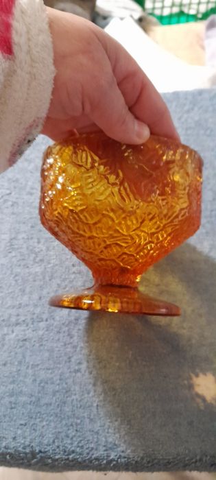 Taca decorativo com pe trabalhada