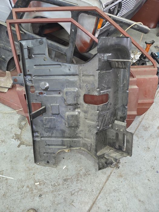 Podloga bagaznika fiat 126p