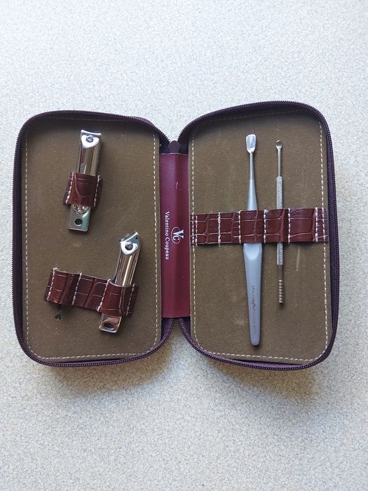 Манікюрний набір у футлярі