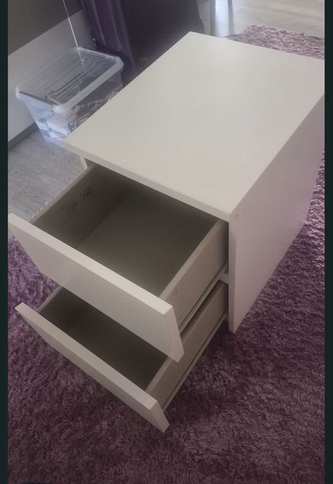 Comoda e mesa de cabeceira