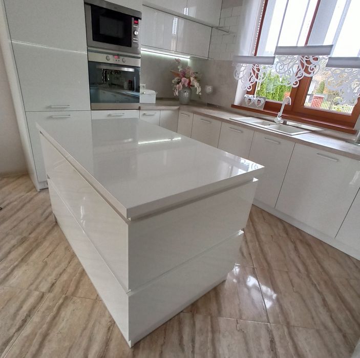 Meble kuchenne pokojowe zabudowy wnęk szafy na wymiar dla każdego