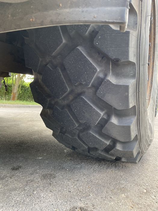 Opony 365/80 r 20 bieżnik 98%