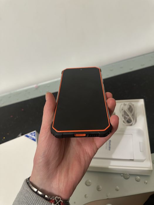 Телефон під ремонт потрібно поремонтувати гніздо