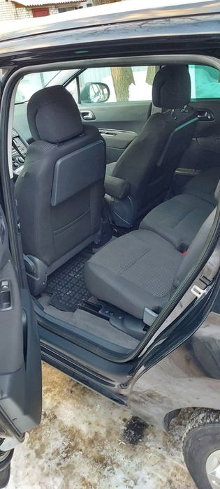 Peugeot 5008 1.6 дізель