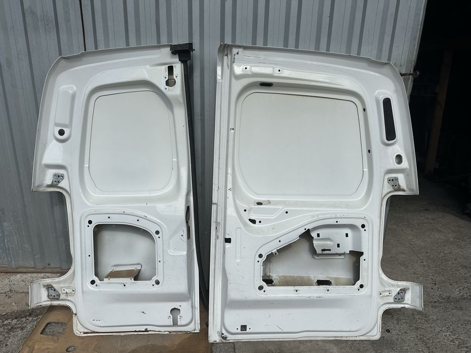 Розпашонка двері задні Сітроен Берлінго Пежо Партнер В9 разборка двери