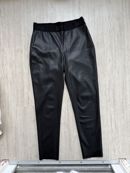 Шкіряні штани DKNY, розмір M.
