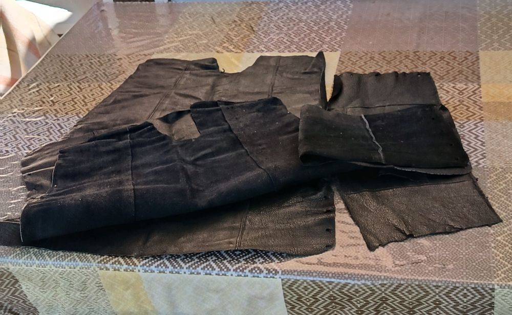 Кусочки кожи и меха