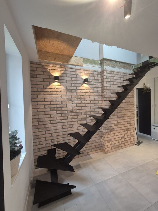 Schody metalowe wewnętrzne- nowoczesny design, wysoka jakoś