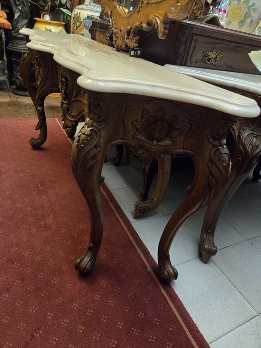 Imponente credencia com espelho