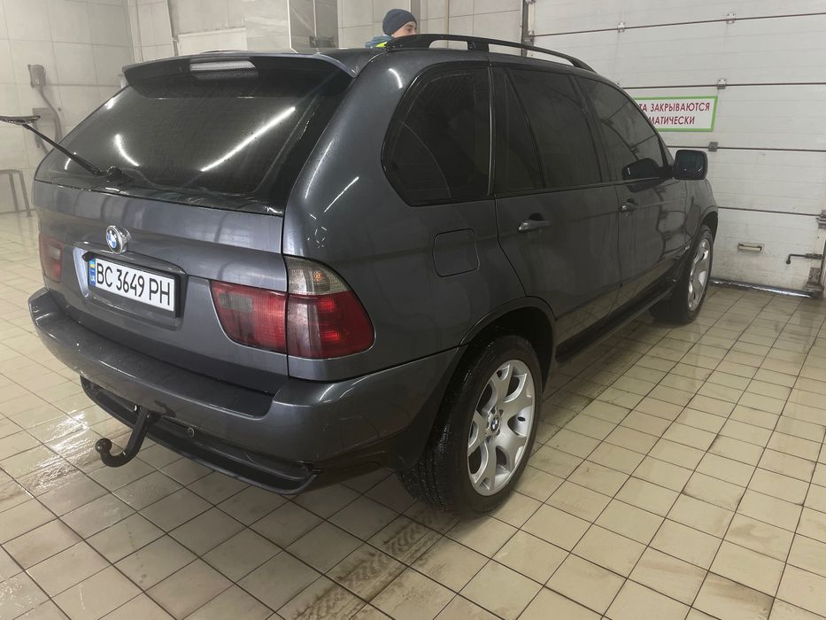Автомобіль BMW X5