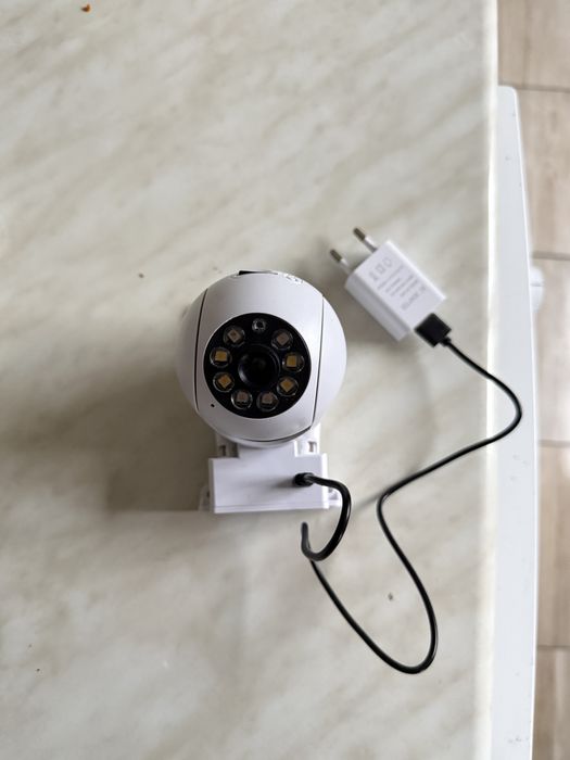 Уличная камера видеонаблюдения