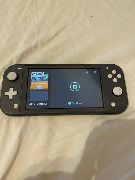 Nintendo switch lite excelente estado (sem carregador/caixa)