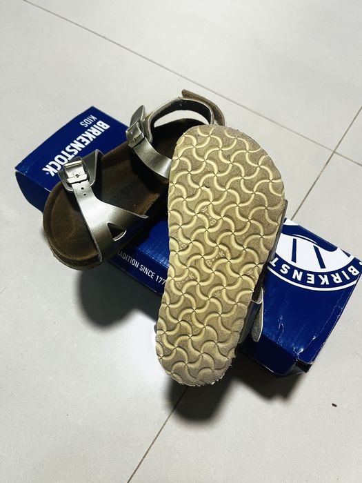 Sandalias de criança